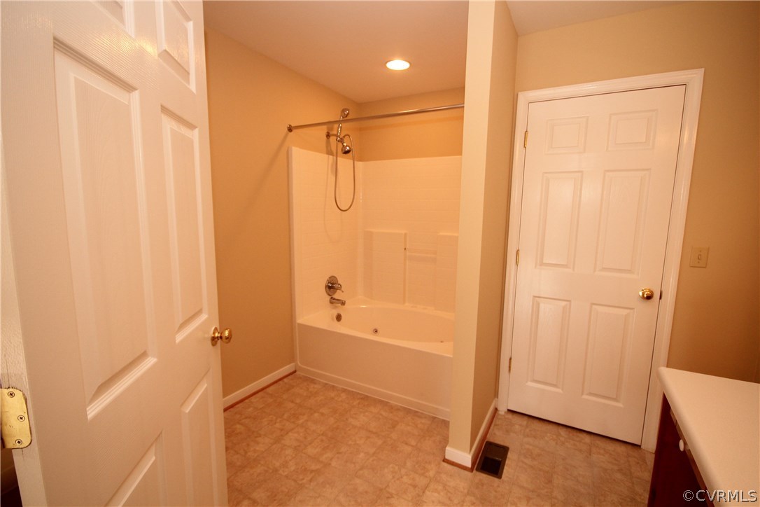 2750 Dorset Ridge Road Powhatan, VA 23139 - Photo 11 of 24 Master bath with new vinyl flooring, linen closet,