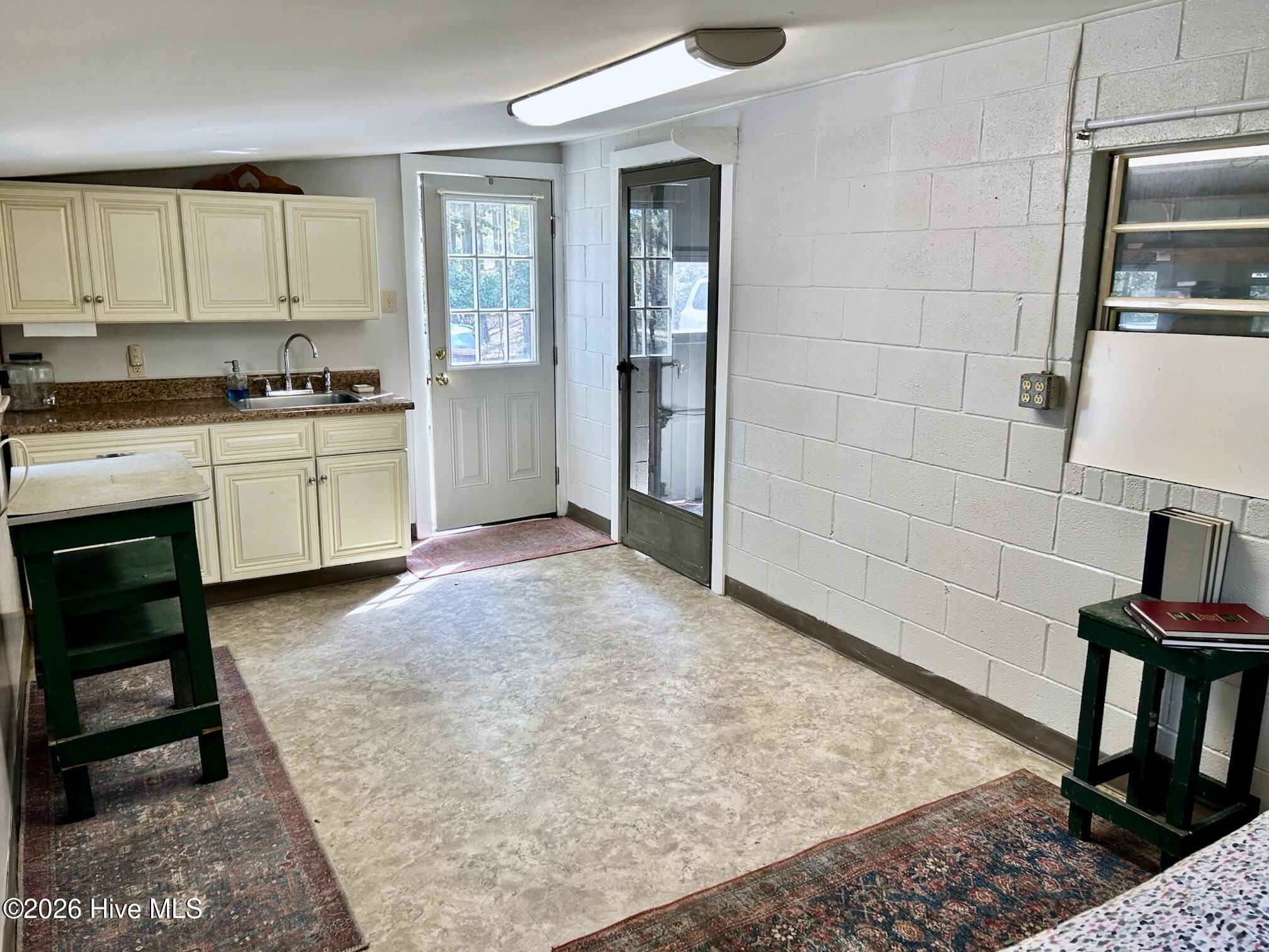 194 Poole Road Rockingham, NC 28379 - Photo 26 of 54 guest space