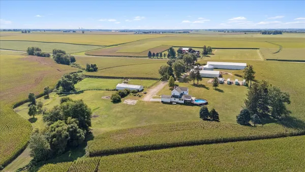 $549,000 | 8548 East Edwardsville Road, German Valley, IL 61039