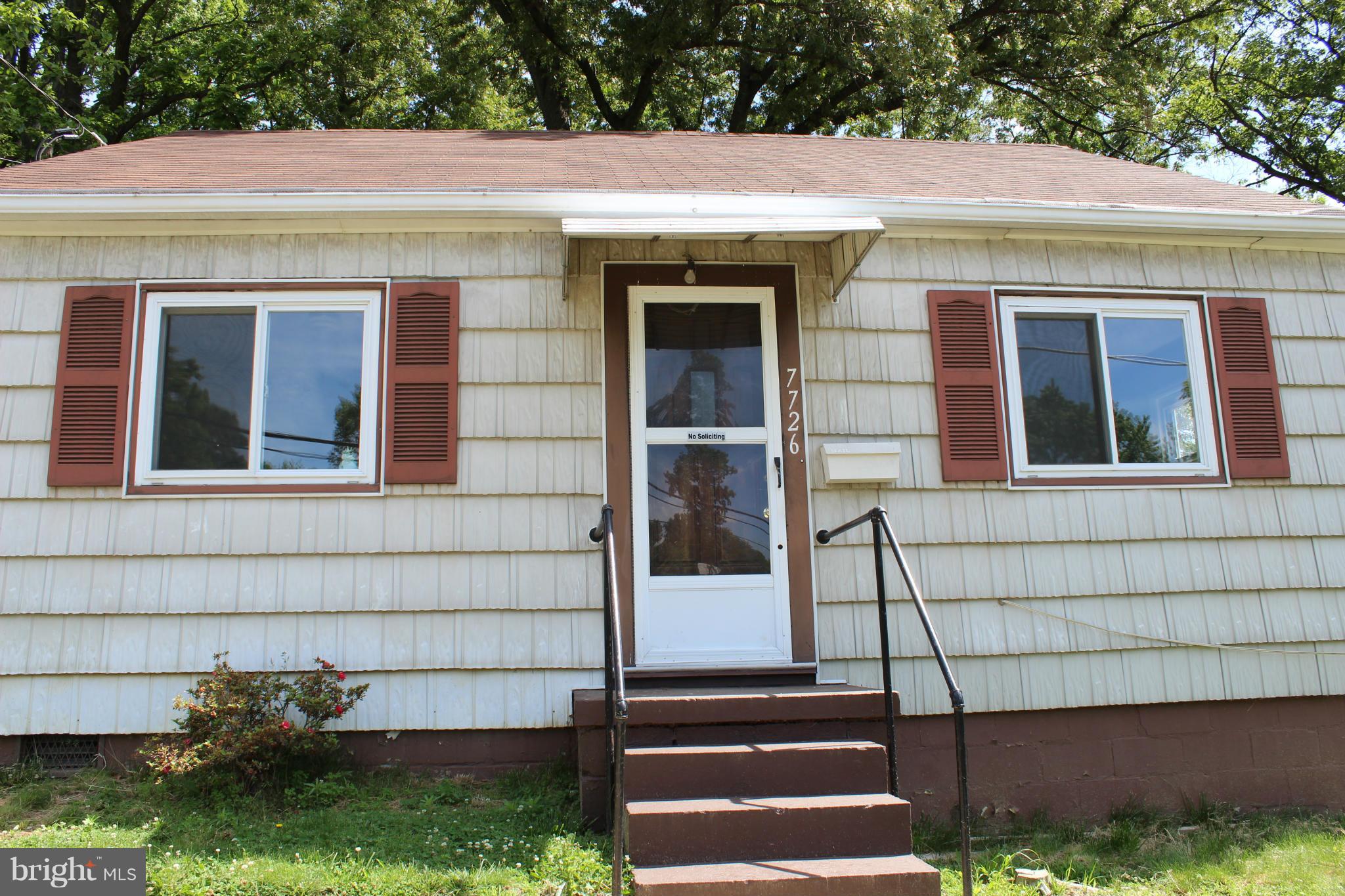 7726 Garrison Road Hyattsville, MD 20784 - Photo 3 of 25 Lovingly maintained