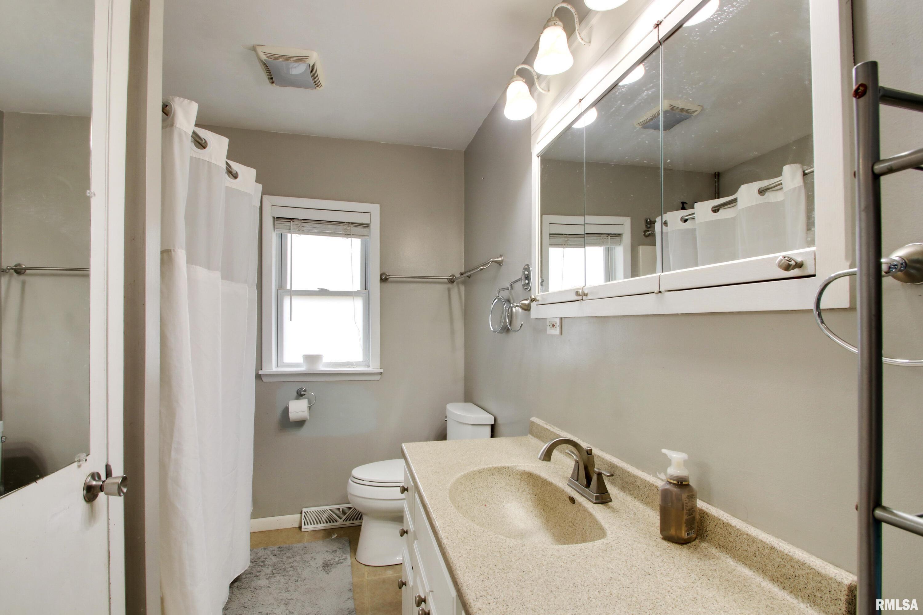 708 Hamilton Avenue Quincy, IL 62305 - Photo 15 of 24