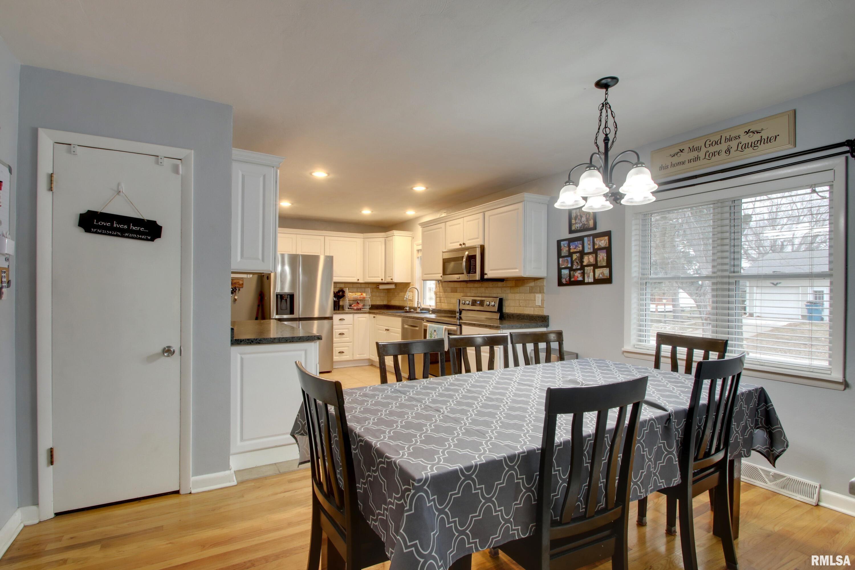 708 Hamilton Avenue Quincy, IL 62305 - Photo 6 of 24