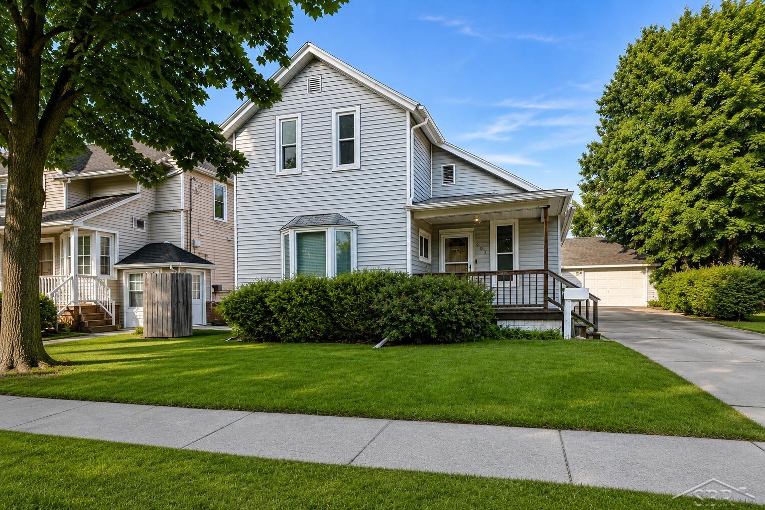 903 Marsac Street Bay City, MI 48708 - Photo 1 of 14