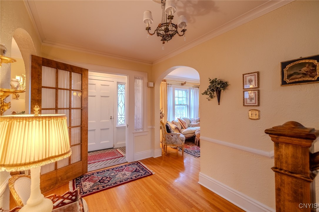 628 Rugby Road Syracuse, NY 13203 - Photo 3 of 47 Foyer