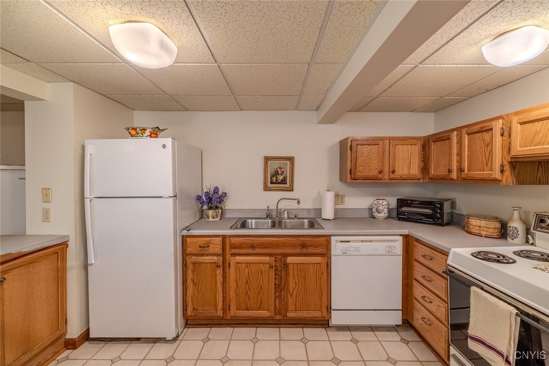 628 Rugby Road Syracuse, NY 13203 - Photo 32 of 47 Finished Basement