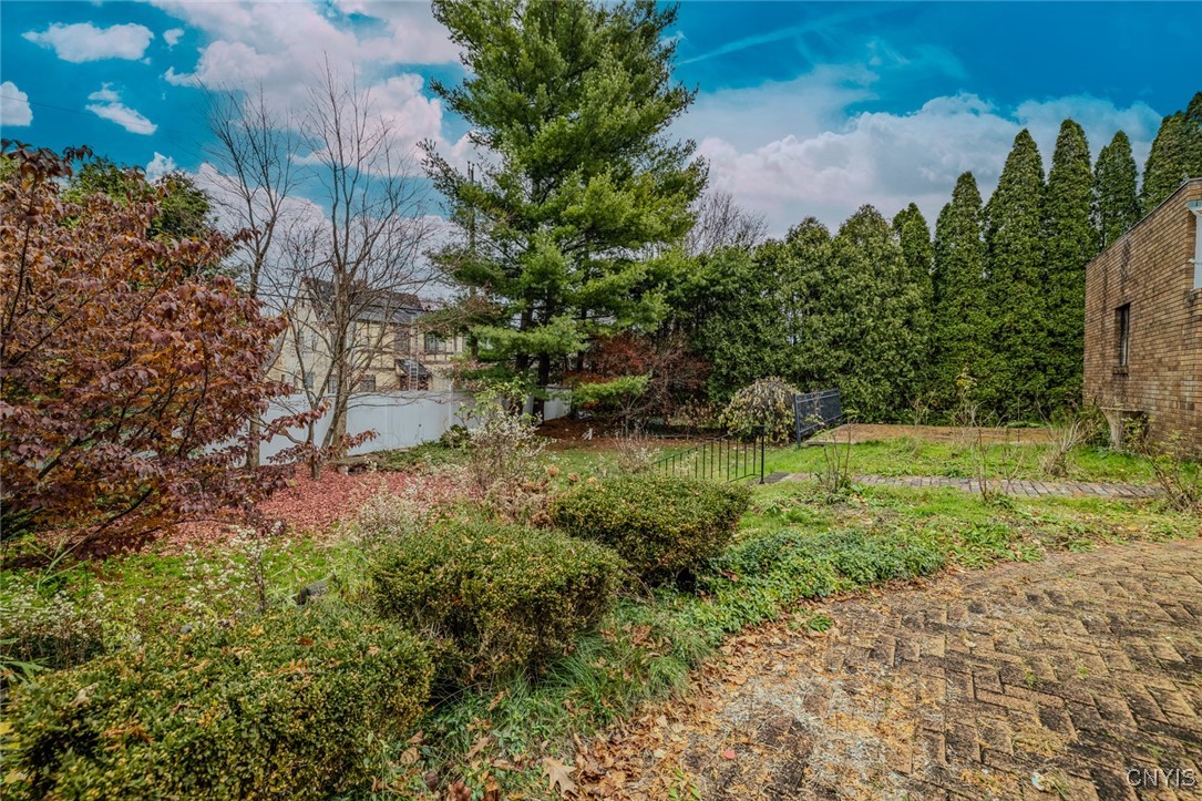 628 Rugby Road Syracuse, NY 13203 - Photo 42 of 47