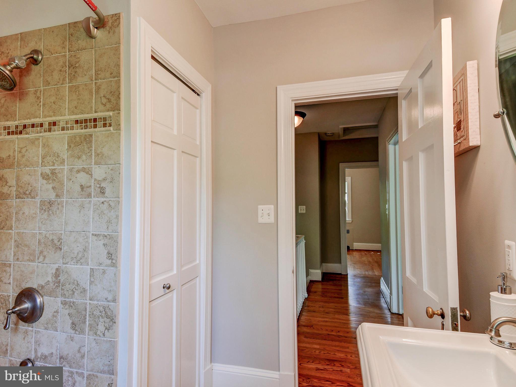 323 Taplow Road Baltimore, MD 21212 - Photo 31 of 41 Full Bath