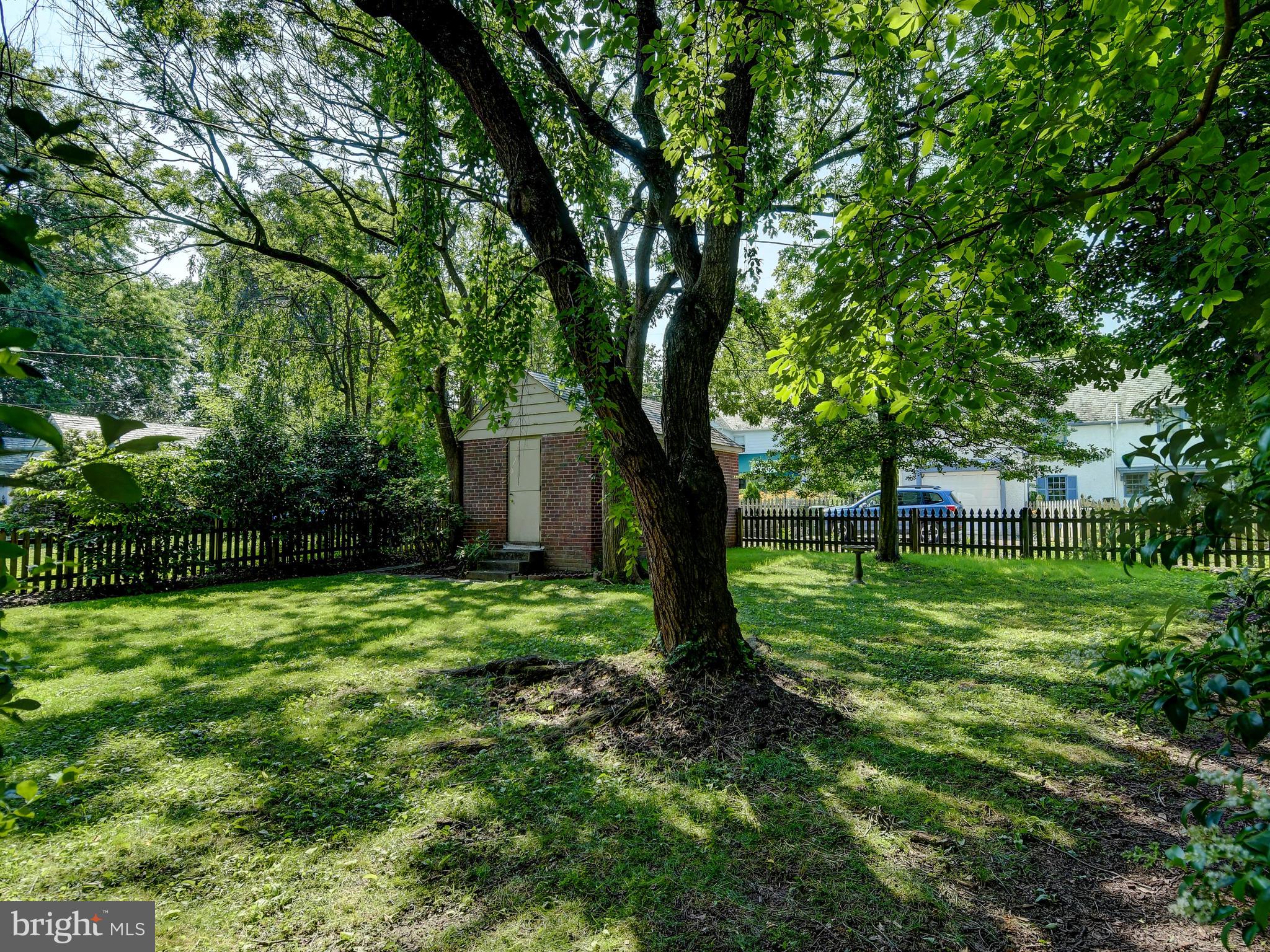 323 Taplow Road Baltimore, MD 21212 - Photo 40 of 41 Landscaped Backyard