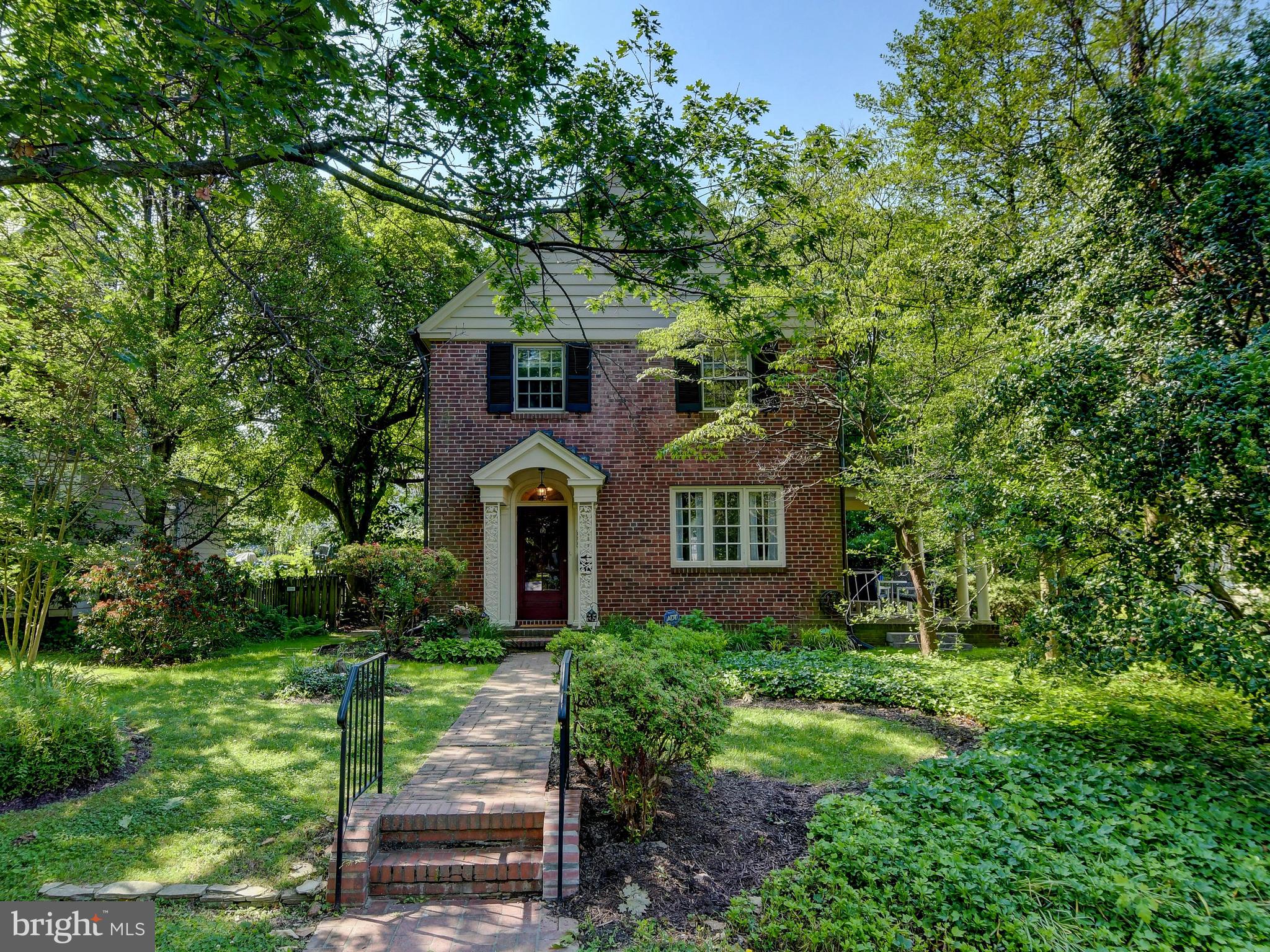 323 Taplow Road Baltimore, MD 21212 - Photo 41 of 41 Front Yard a Gardener's Delight