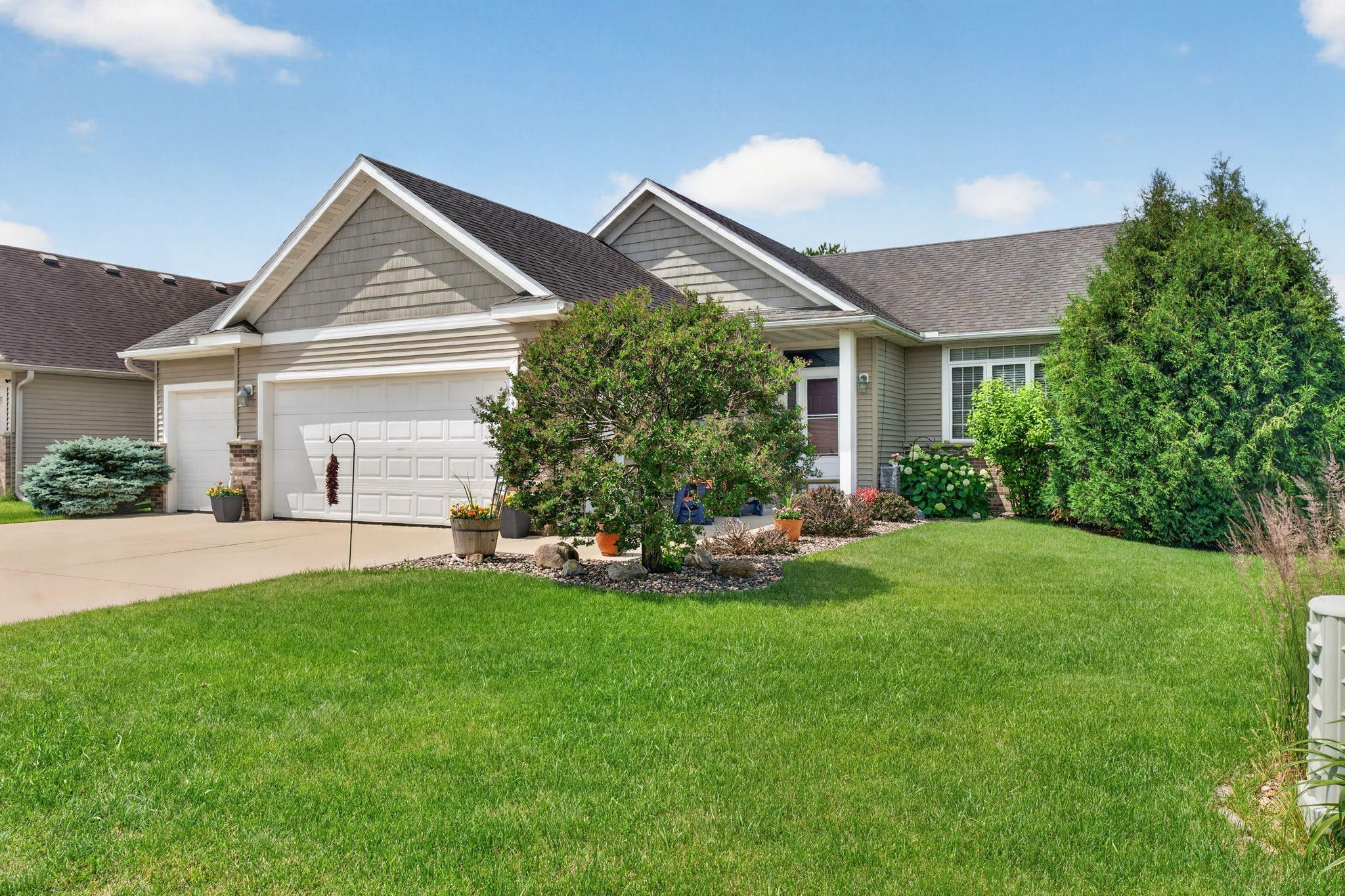 1765 Spruce Meadows Drive Southeast Rochester, MN 55904 - Photo 2 of 27