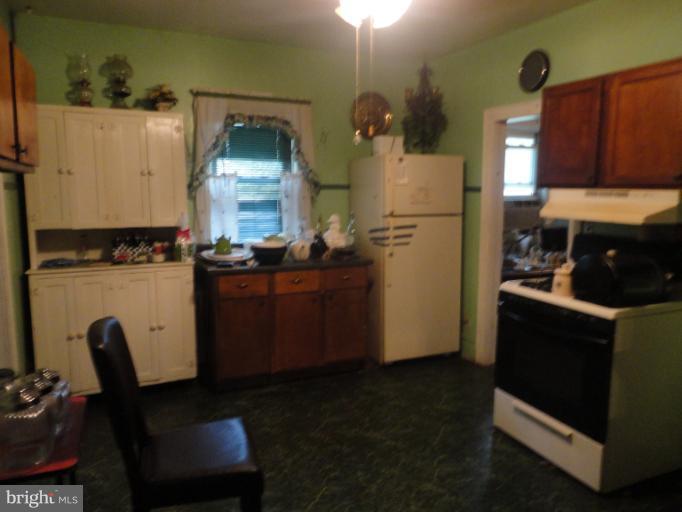 7110 Accokeek Road Brandywine, MD 20613 - Photo 11 of 16 Kitchen