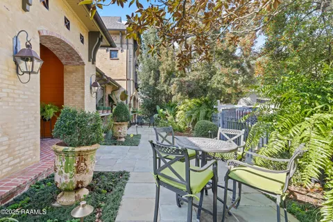 $1,295,000 | 104 Ducharme Court, Lafayette, LA 70503