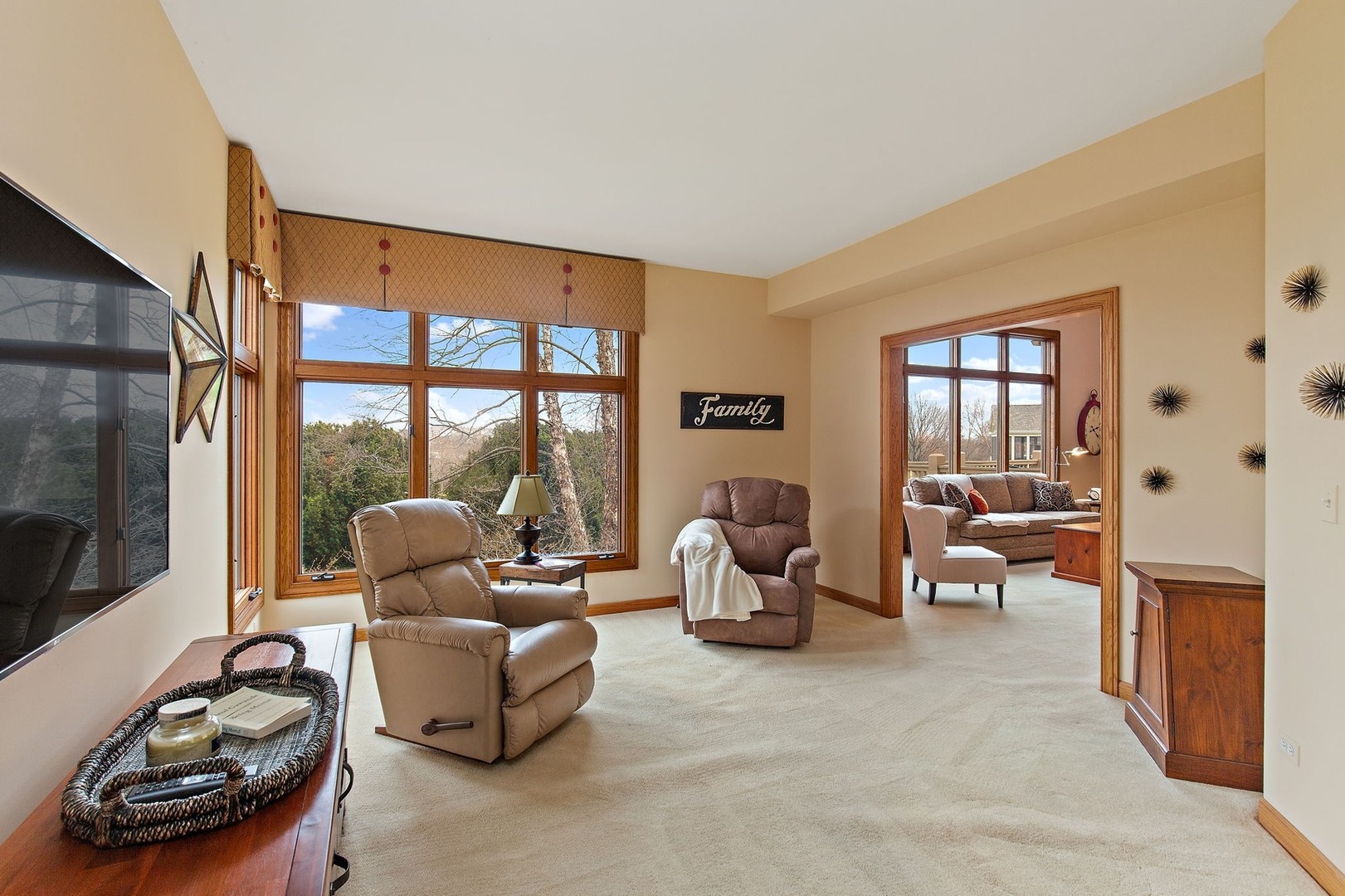 10 Riviera Court Lake In The Hills, IL 60156 - Photo 15 of 42