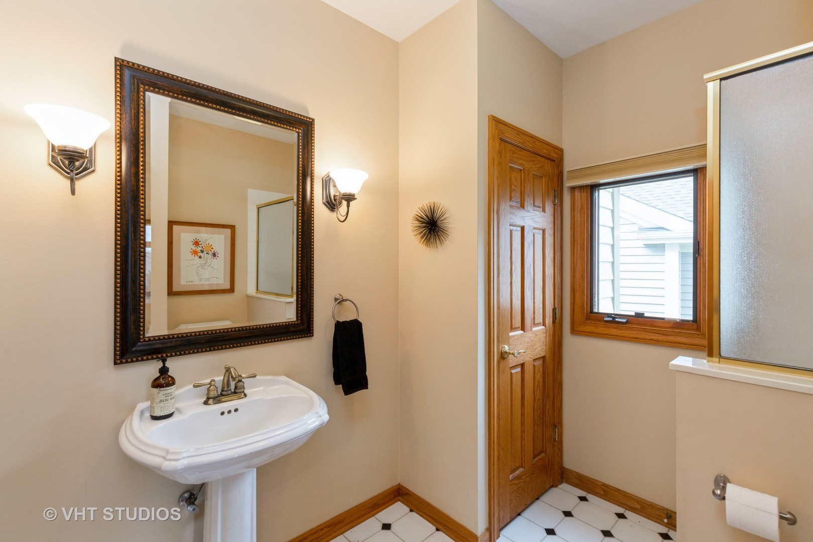 10 Riviera Court Lake In The Hills, IL 60156 - Photo 17 of 42