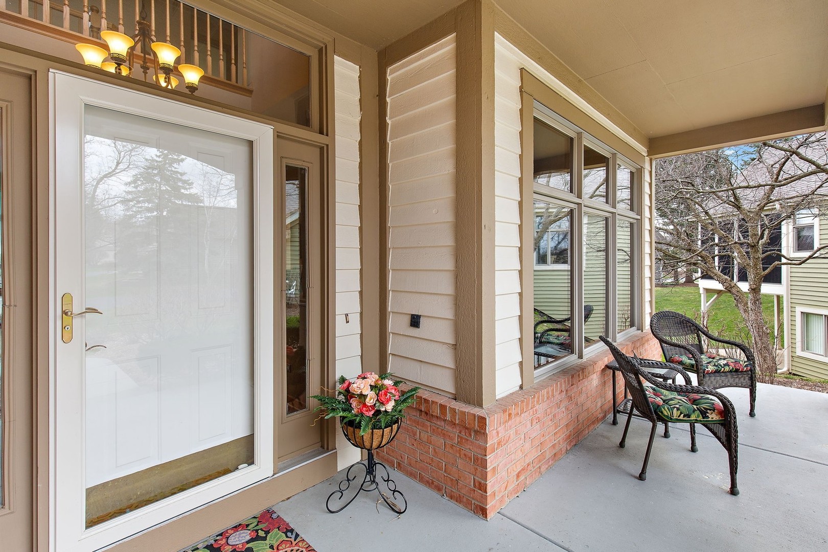 10 Riviera Court Lake In The Hills, IL 60156 - Photo 4 of 42