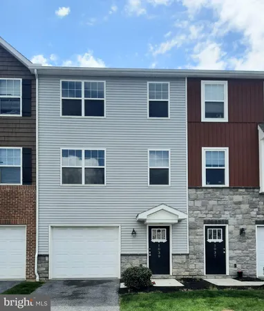 $2,010 | 1039 Admiral's Quay Drive, Mechanicsburg, PA 17050