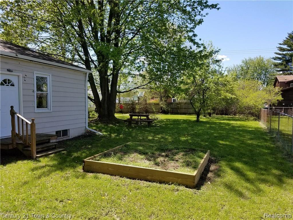 2596 Melvin Avenue Rochester, MI 48307 - Photo 15 of 15 Side.jpg