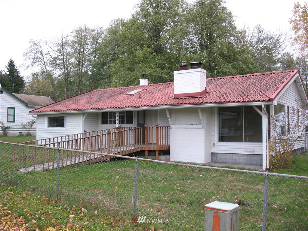 423 Northwest Riddell Road Bremerton, WA 98310 - Photo 1 of 8 Gallery Image 1