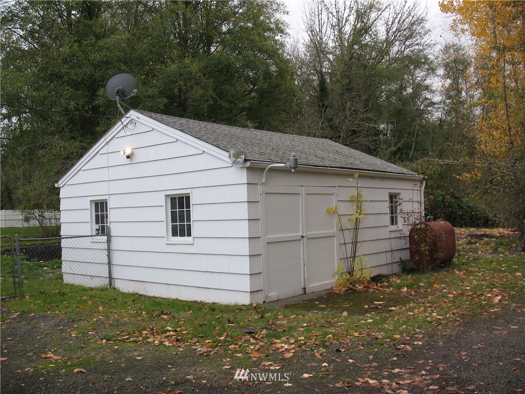 423 Northwest Riddell Road Bremerton, WA 98310 - Photo 2 of 8 Gallery Image 2