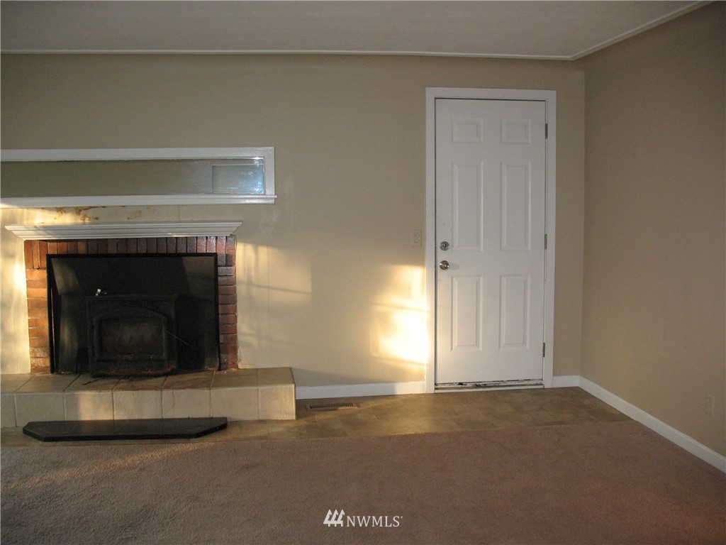 423 Northwest Riddell Road Bremerton, WA 98310 - Photo 6 of 8 Gallery Image 6