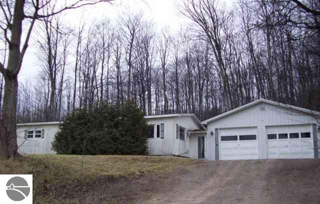 1110 South Pineview Road Suttons Bay, MI 49682 - Photo 1 of 15 1710367.JPG