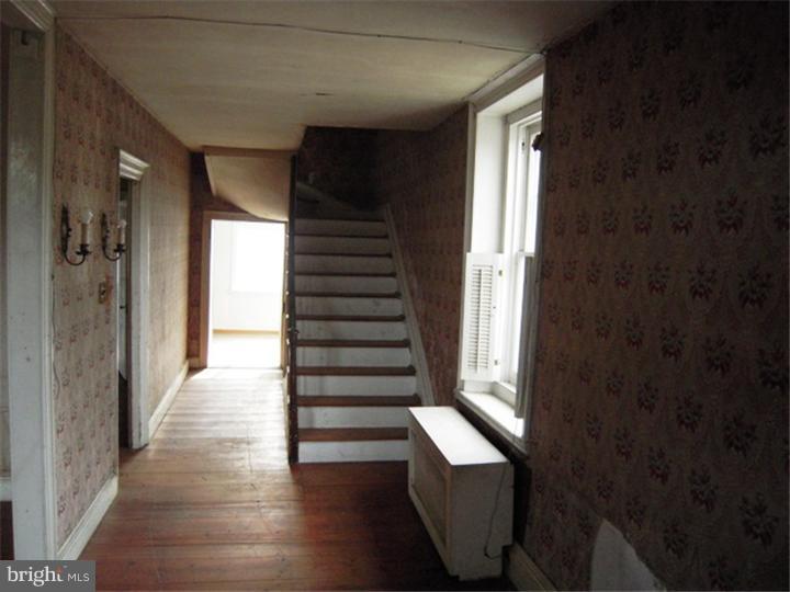 798 Washington Crossing Road Newtown, PA 18940 - Photo 3 of 22 Foyer
