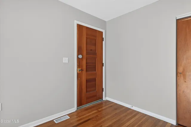 $274,900 | 733 Hudson River Road, Halfmoon, NY 12118