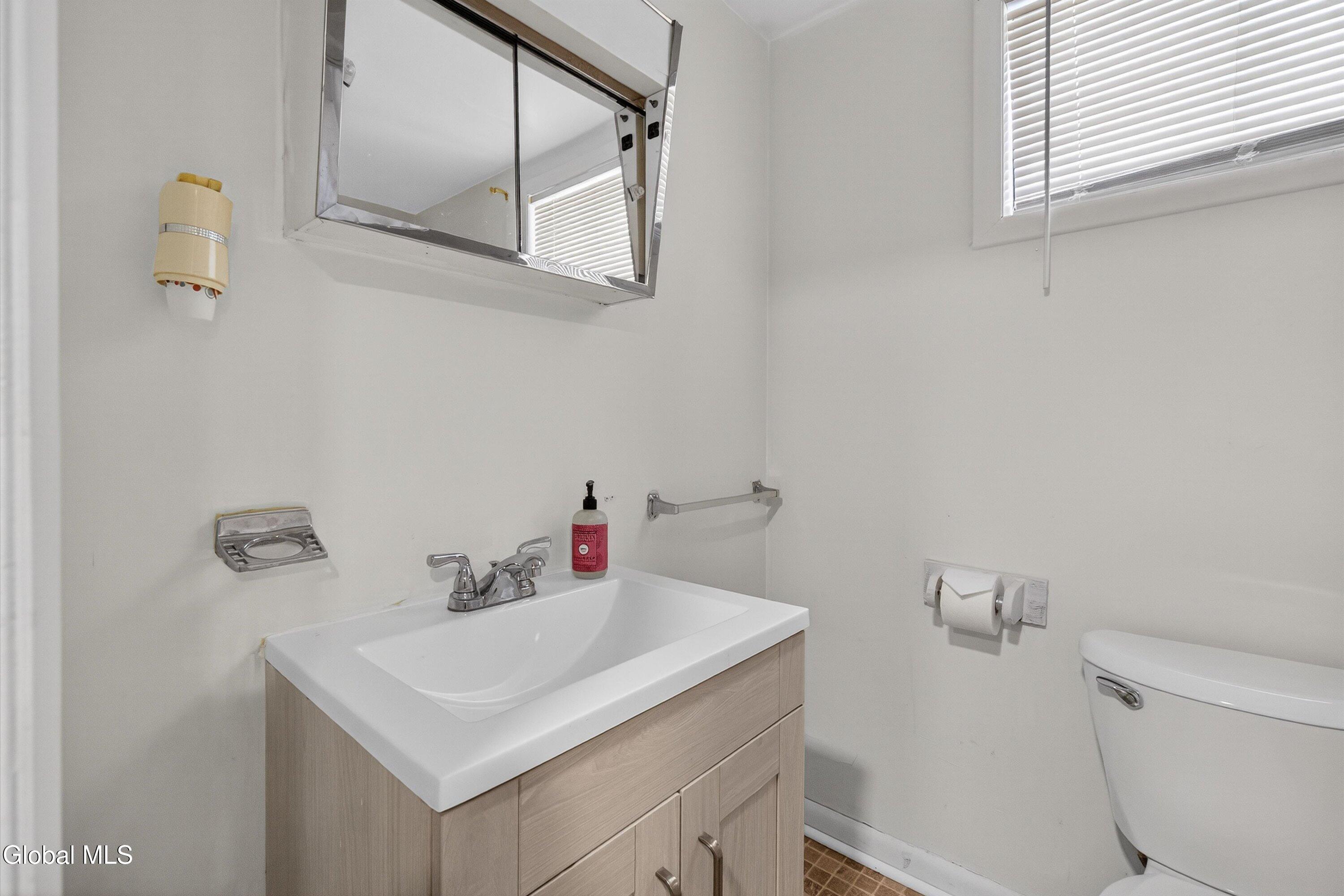 733 Hudson River Road Halfmoon, NY 12118 - Photo 31 of 63 29-733 Hudson River Rd-29