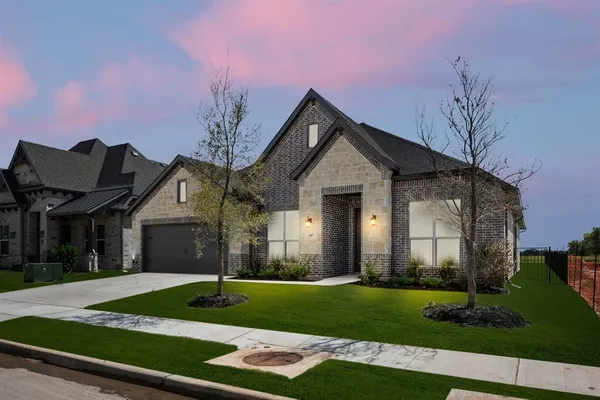 $439,999 | 387 Paddle Boat Drive, Granbury, TX 76049