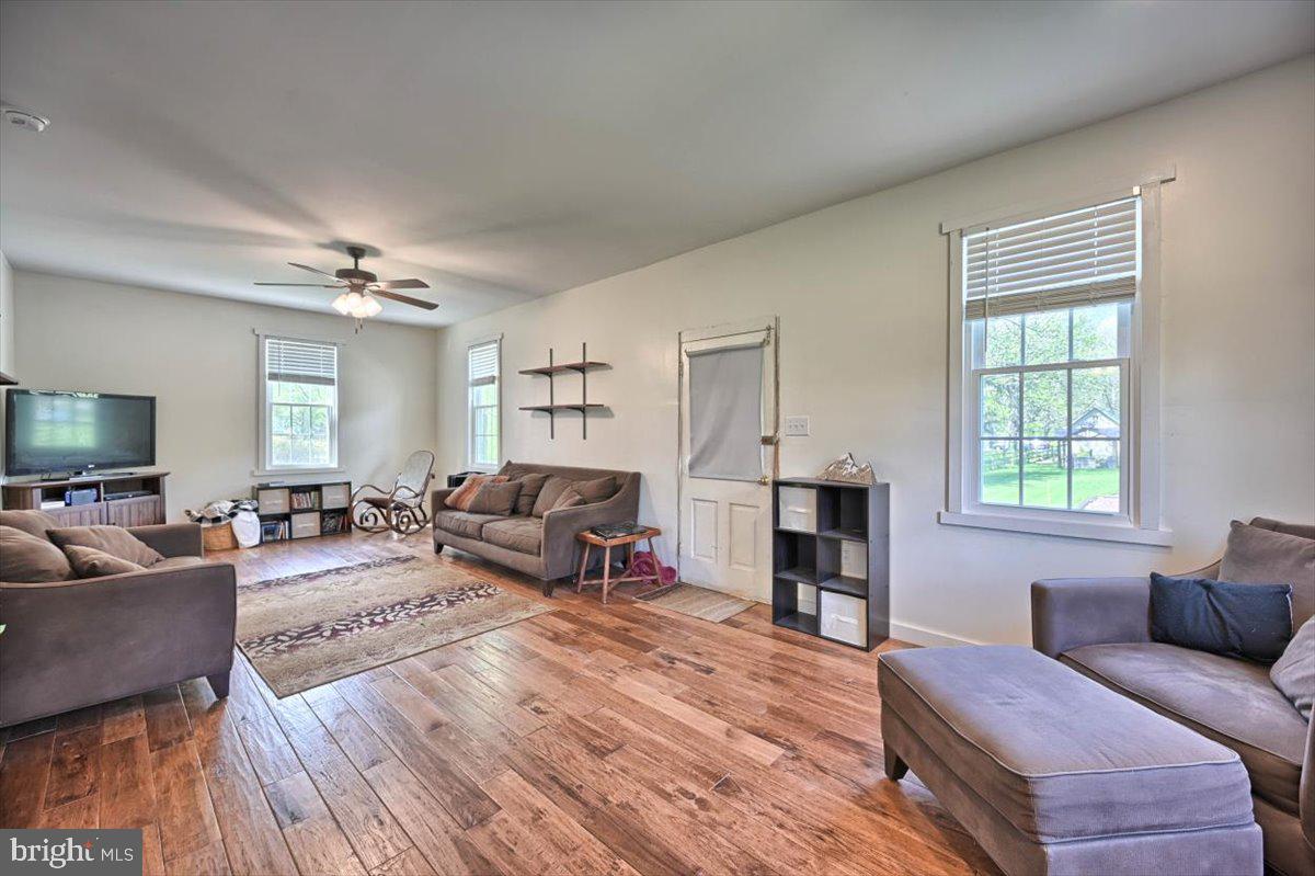 825 Lawn Road Palmyra, PA 17078 - Photo 9 of 40 Gallery Image 9