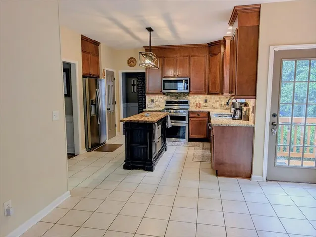 $569,000 | 1581 Shetland Pony Court Northwest, Suwanee, GA 30024