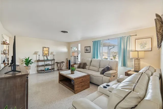 $253,500 | 4940 Picture Avenue, Holiday, FL 34690