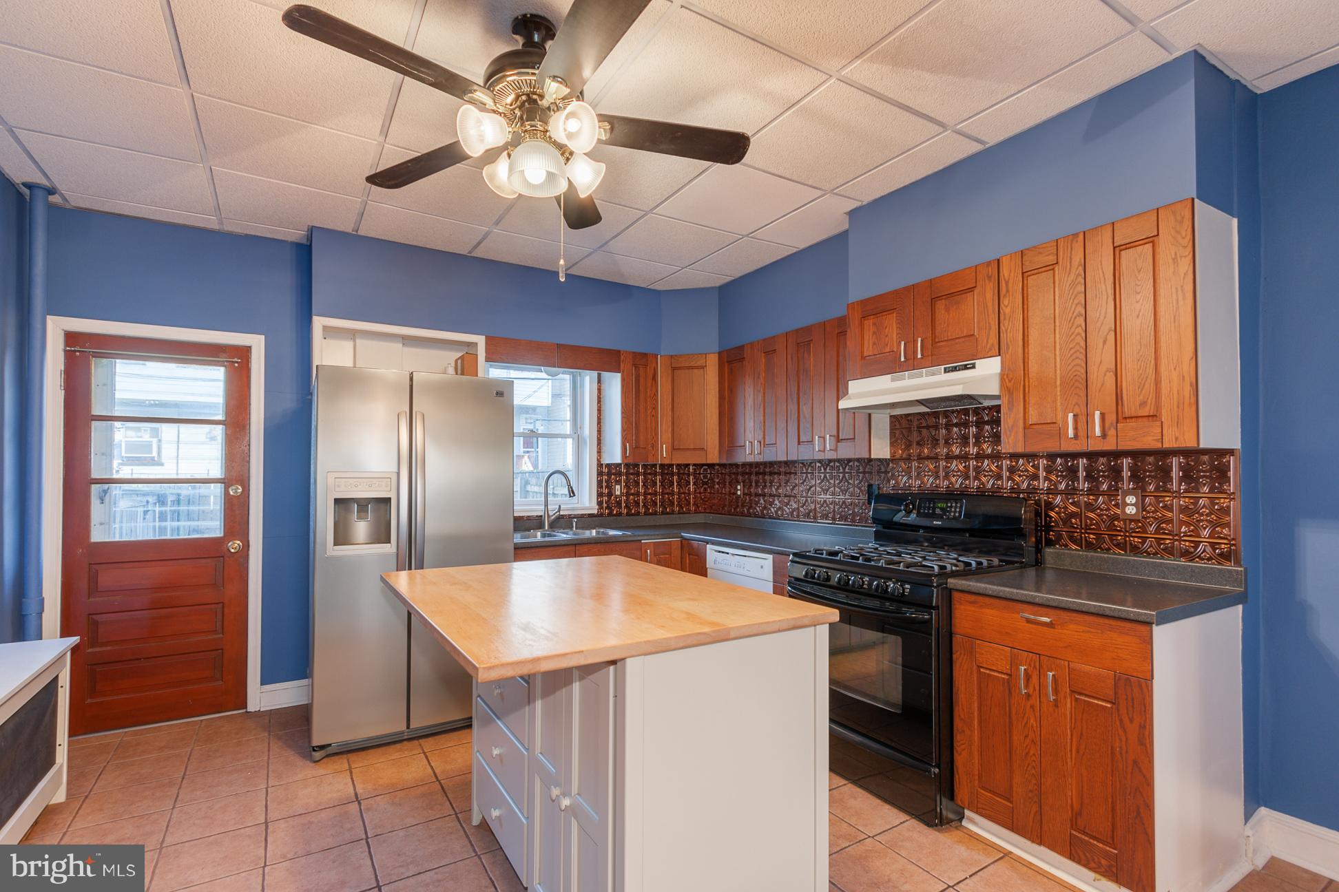 109 Rochester Place Baltimore, MD 21224 - Photo 7 of 25