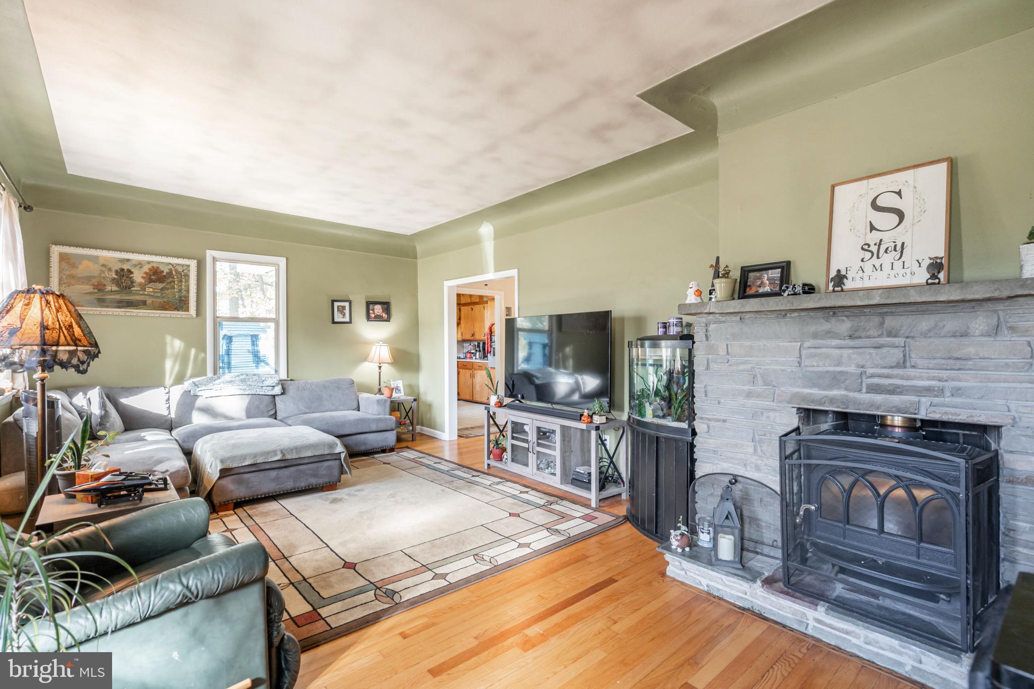 345 Mingo Road Royersford, PA 19468 - Photo 9 of 28 Living Room