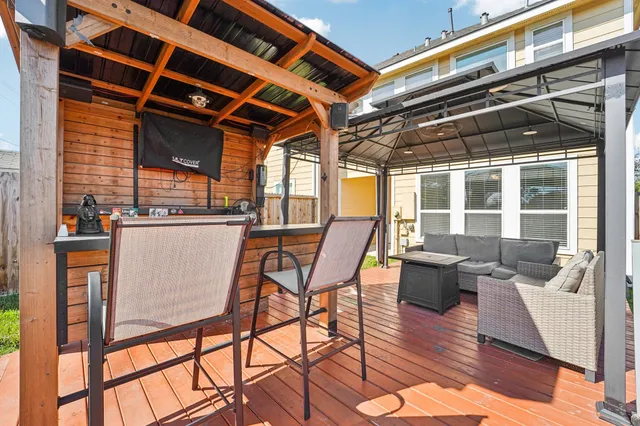 $255,000 | 6516 Stoney Creek Drive, Pasadena, TX 77503