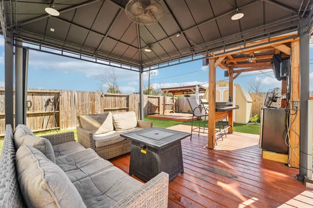 $255,000 | 6516 Stoney Creek Drive, Pasadena, TX 77503