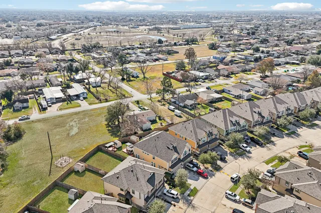 $255,000 | 6516 Stoney Creek Drive, Pasadena, TX 77503