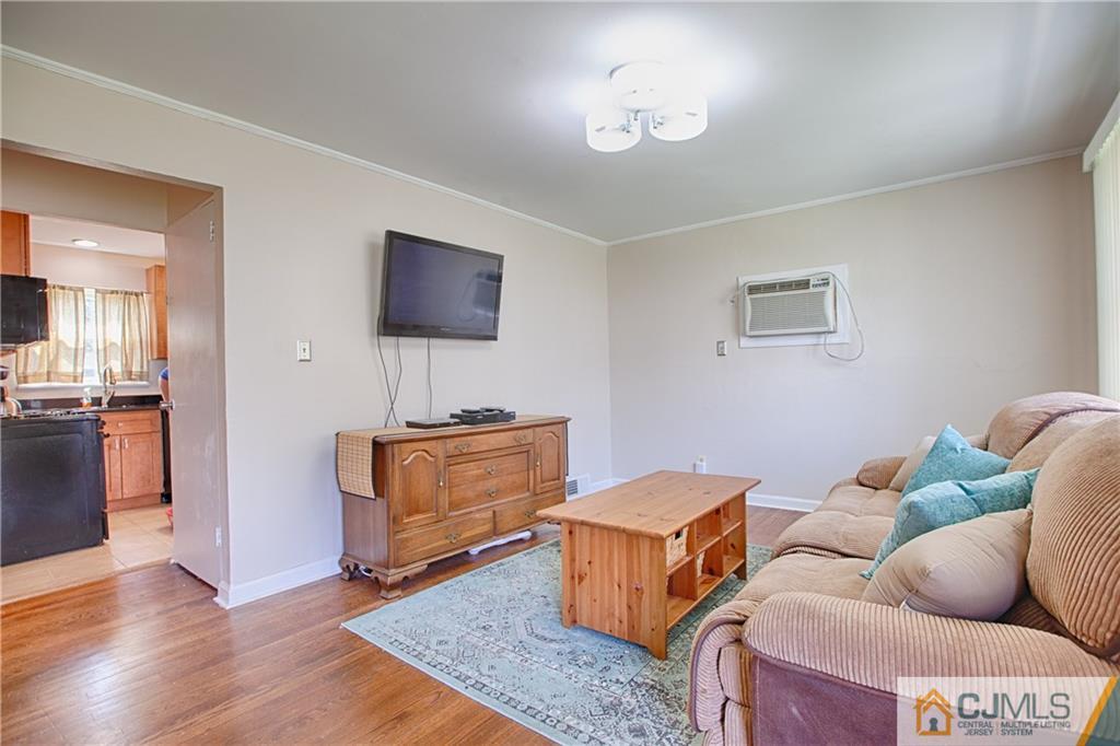 55 Tunison Road New Brunswick, NJ 08901 - Photo 3 of 20 Gallery Image 3