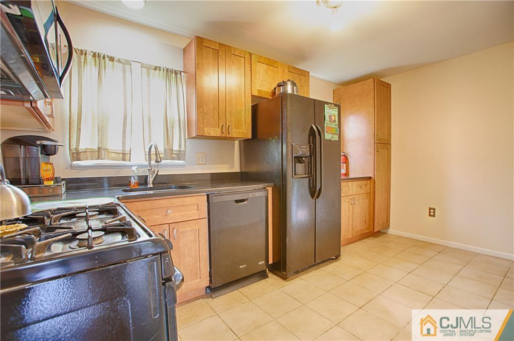 55 Tunison Road New Brunswick, NJ 08901 - Photo 5 of 20 Gallery Image 5