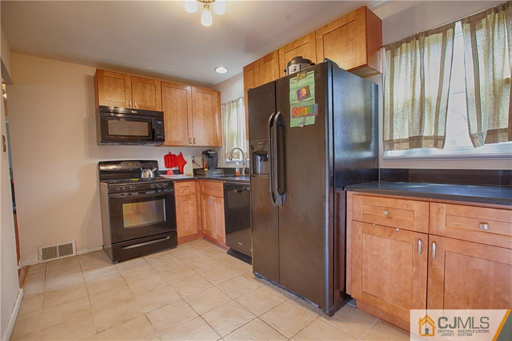 55 Tunison Road New Brunswick, NJ 08901 - Photo 6 of 20 Gallery Image 6