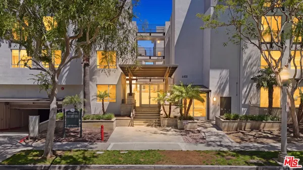 $699,000 | 6400 Crescent Park East, Unit 301, Playa Vista, CA 90094