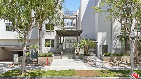 $699,000 | 6400 Crescent Park East, Unit 301, Playa Vista, CA 90094