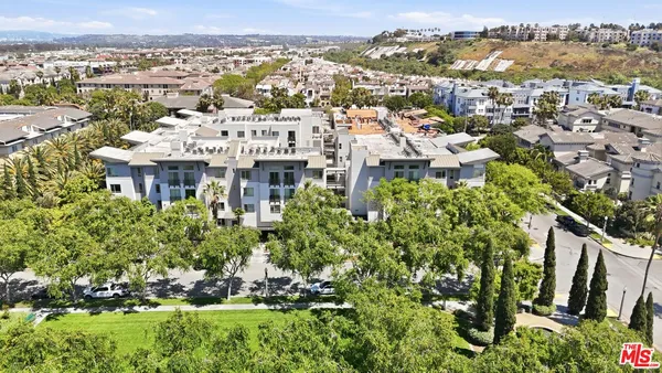 $699,000 | 6400 Crescent Park East, Unit 301, Playa Vista, CA 90094