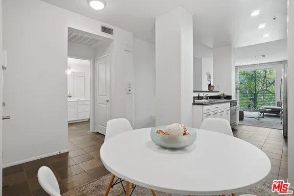 $699,000 | 6400 Crescent Park East, Unit 301, Playa Vista, CA 90094