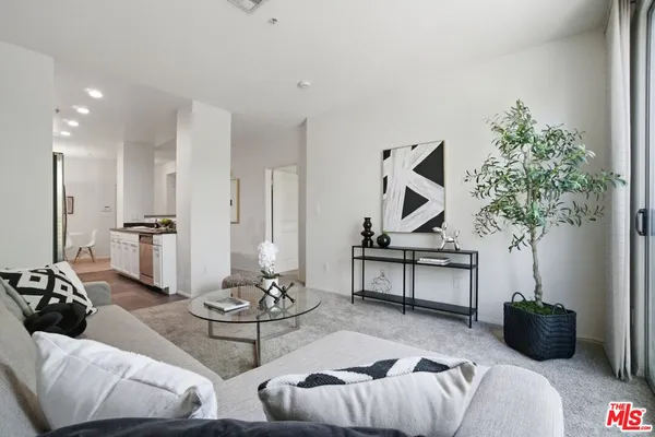 $699,000 | 6400 Crescent Park East, Unit 301, Playa Vista, CA 90094