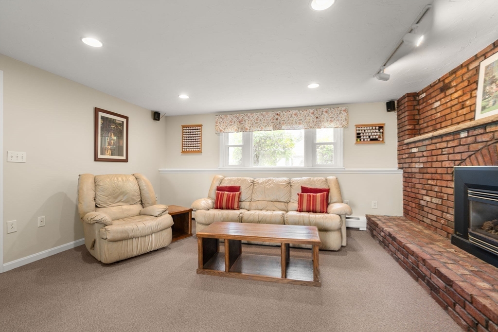 18 Liberty Road Marshfield, MA 02050 - Photo 23 of 33