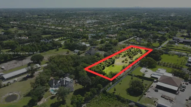 an aerial view of a yard