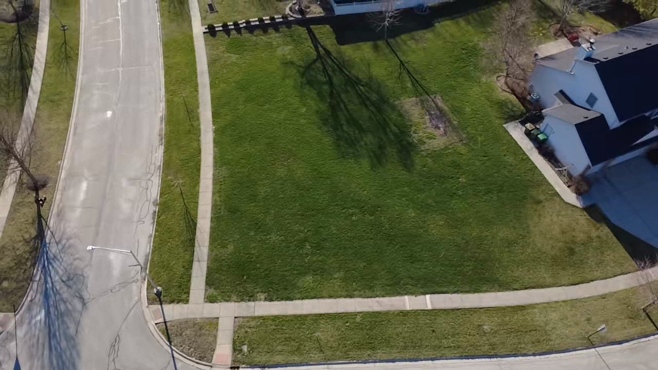 26124 Rachael Drive Channahon, IL 60410 - Photo 11 of 16 a view of a bathroom