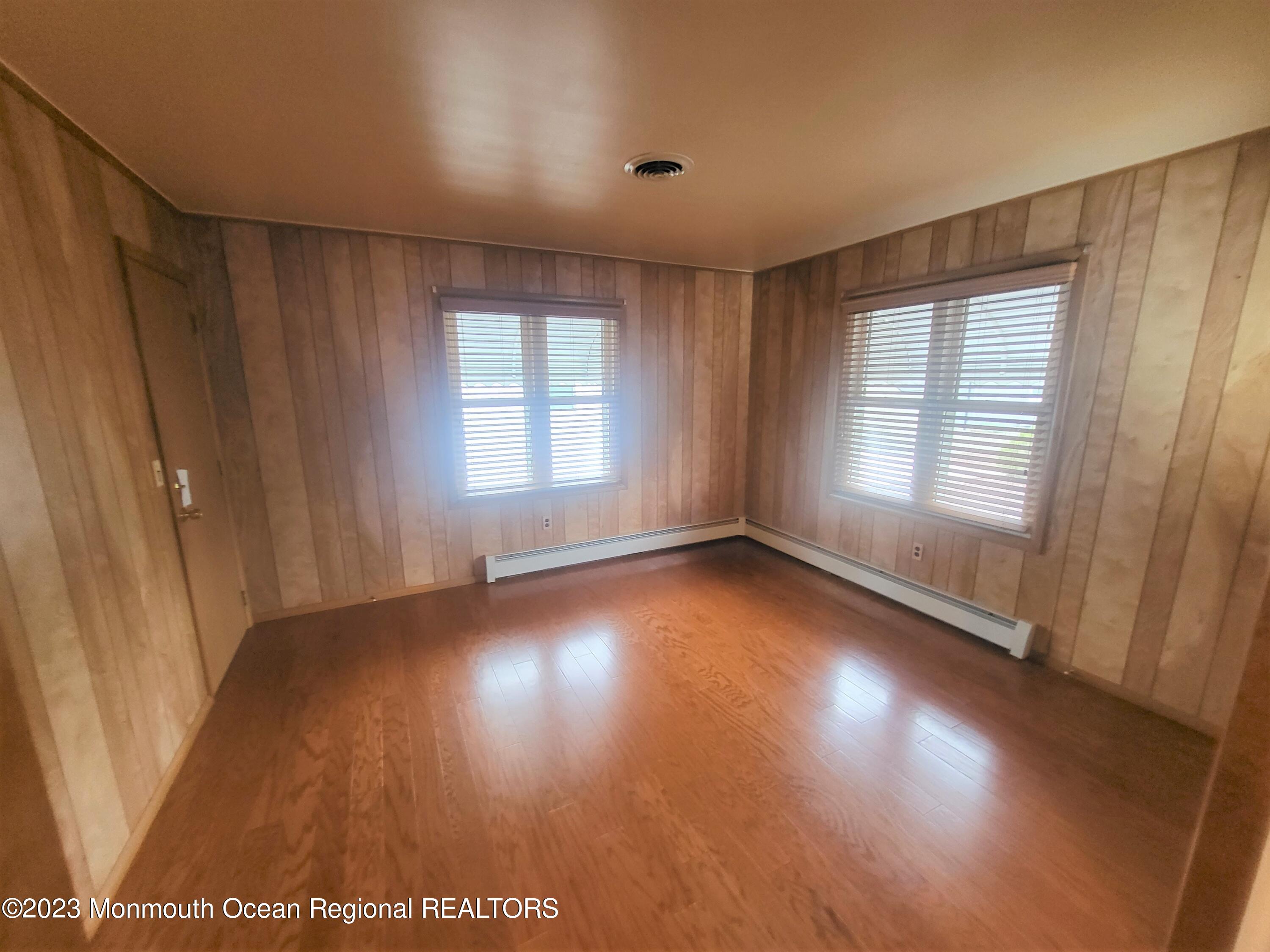 5 Thornton Road Toms River, NJ 08757 - Photo 12 of 31 20230829_120010