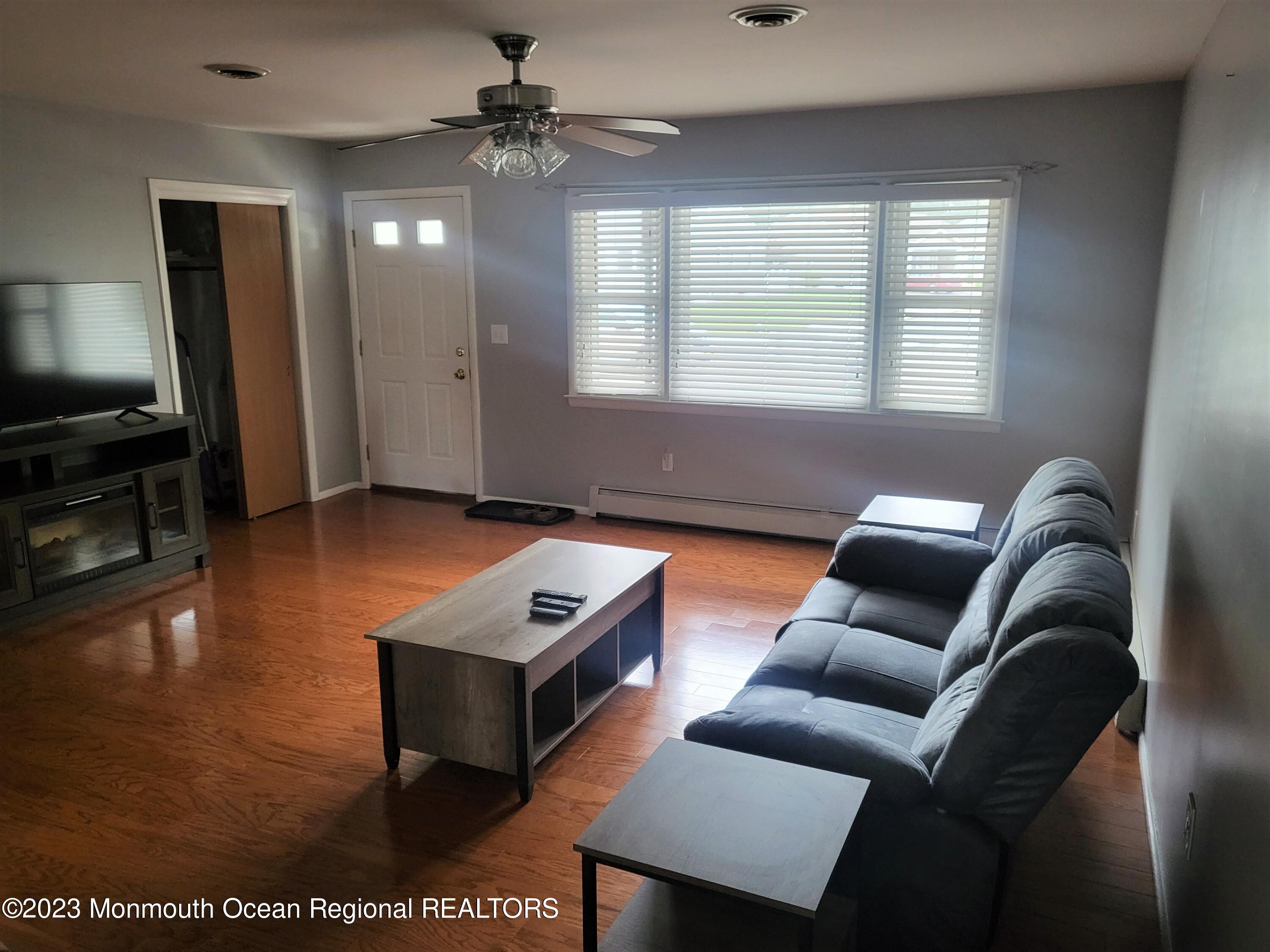 5 Thornton Road Toms River, NJ 08757 - Photo 8 of 31 20230829_115734